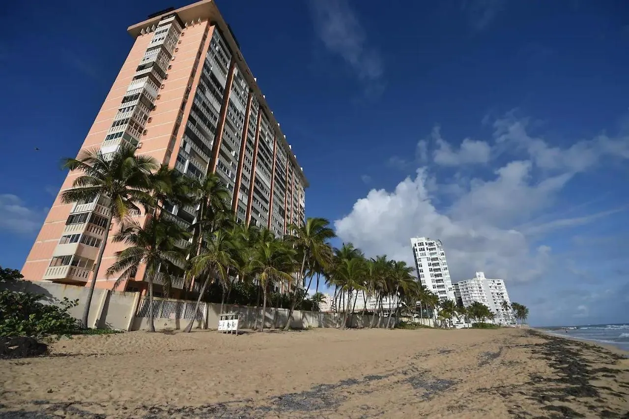 Apartamento KASA Los Corales Studio for 2 POOL BEACH PARKING San Juan